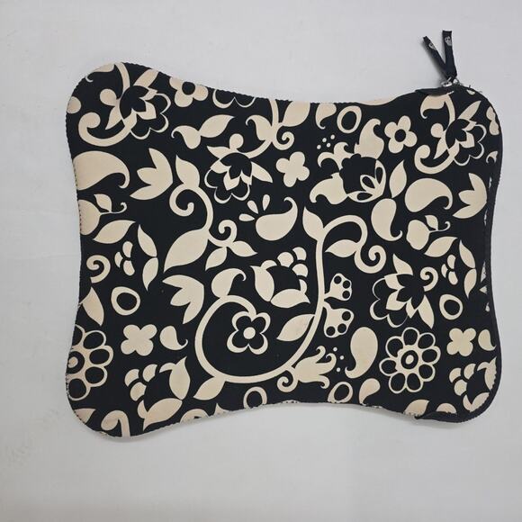 BUILT Neoprene Sleeve for 15-16" inch Laptops/Netbooks Black & White Floral Pink - Picture 2 of 5